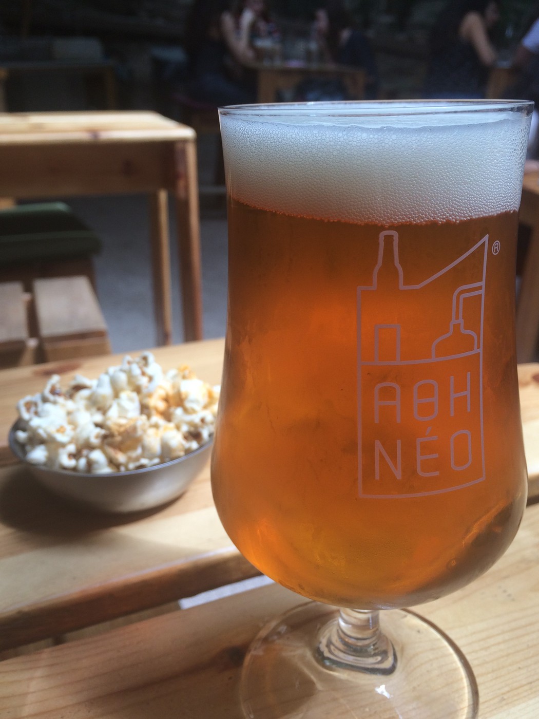 Grèce : itinéraire d’un voyage en solo dans les Cyclades - Bière au Six d.o.g.s