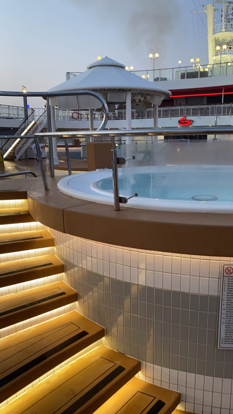 From Dubai to Singapore - A 17-day cruise story - Jacuzzi