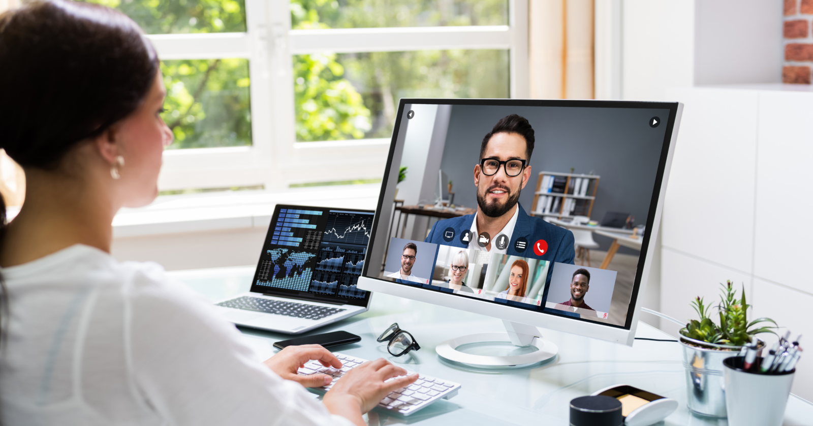 How to make money from home: working from home. - Video Call.