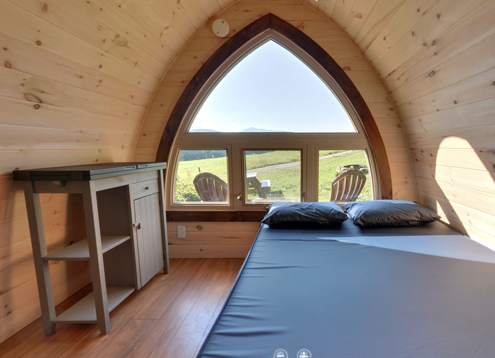 Canada: unusual accommodations in Quebec - Refuge Pod, Au Diable Vert