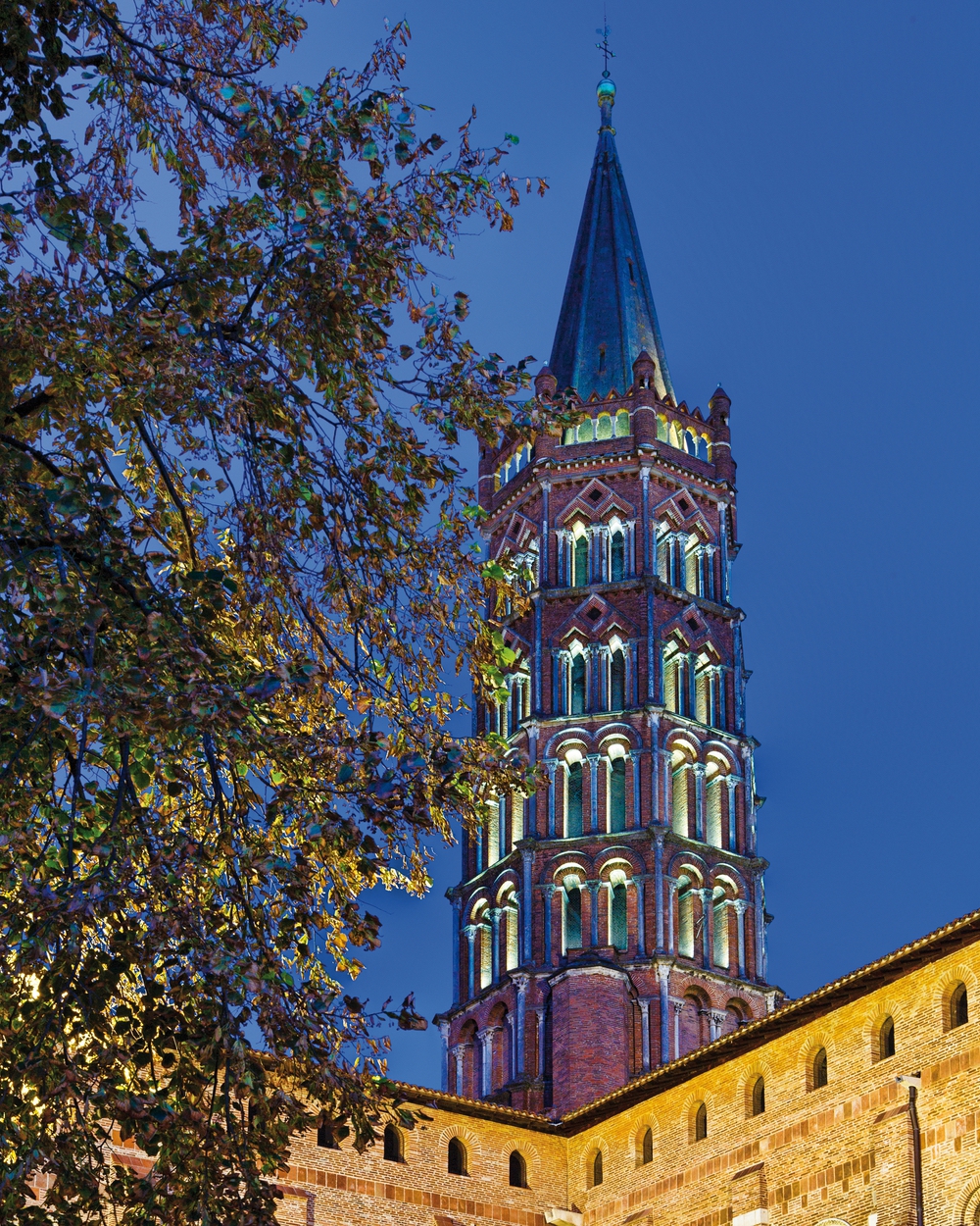 France : Toulouse Travel Guide | Itineraries and Highlights - clocher de saint sernin © arnaud späni