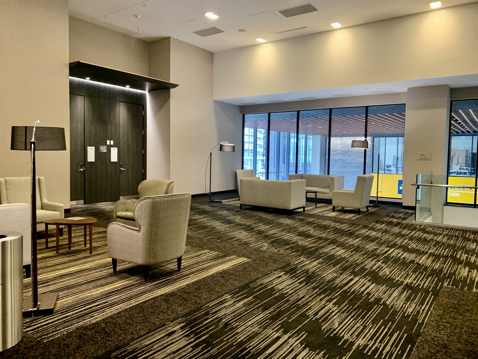 Avis&nbsp;: Courtyard by Marriott Montréal Brossard | Marriott Bonvoy - Mezzanine et salles de conférence