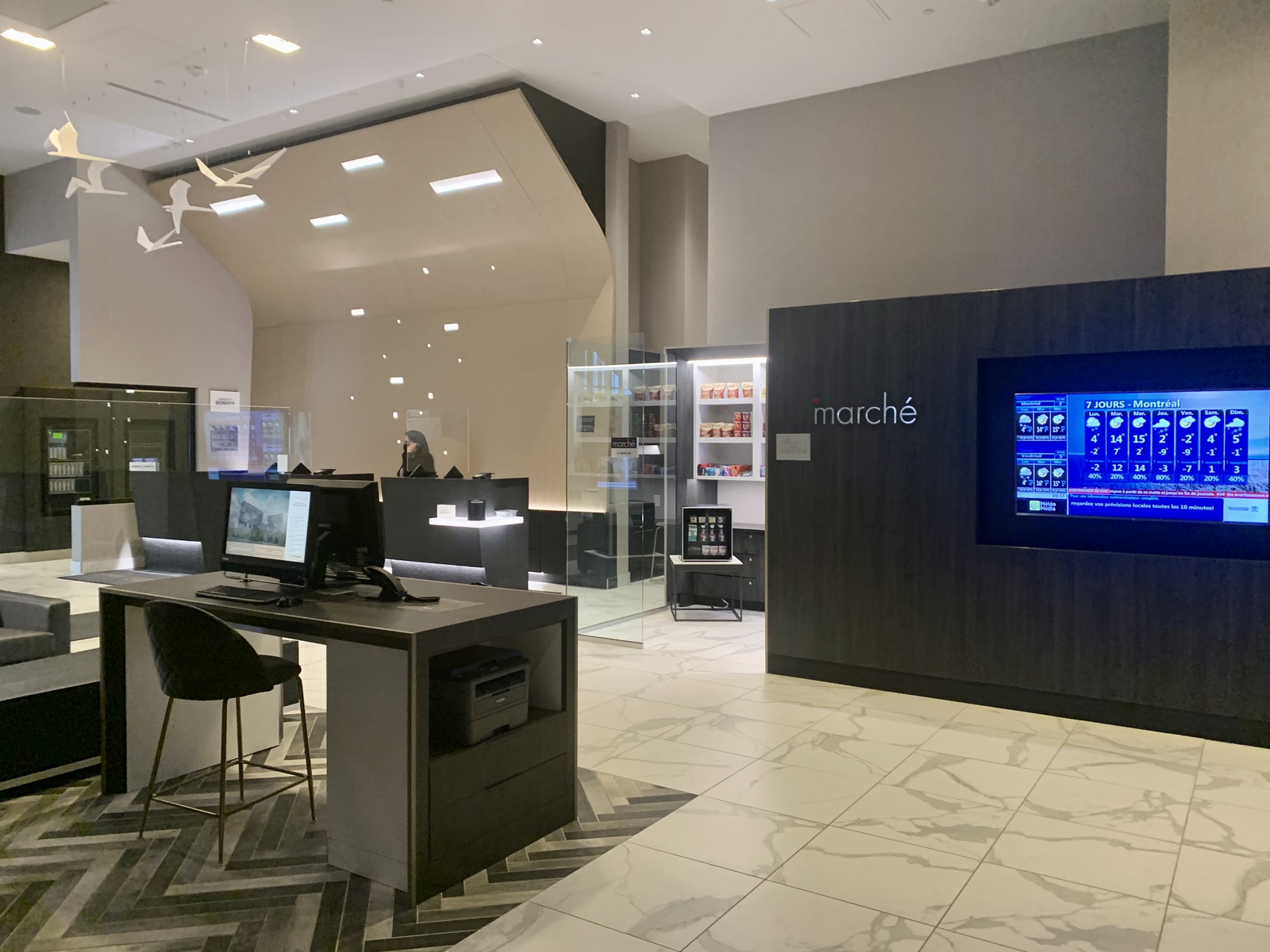 Avis&nbsp;: Courtyard by Marriott Montréal Brossard | Marriott Bonvoy - Réception et Marché