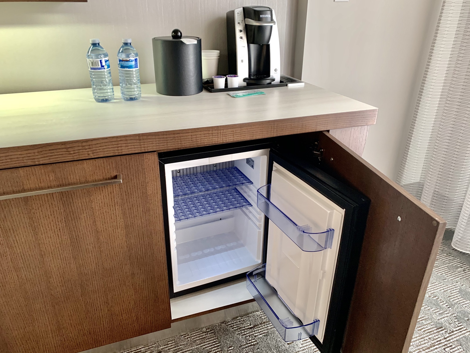 Avis&nbsp;: Courtyard by Marriott Montréal Brossard | Marriott Bonvoy - Mini-frigo et cafetière