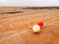 Montgolfière dans le désert de Dubai