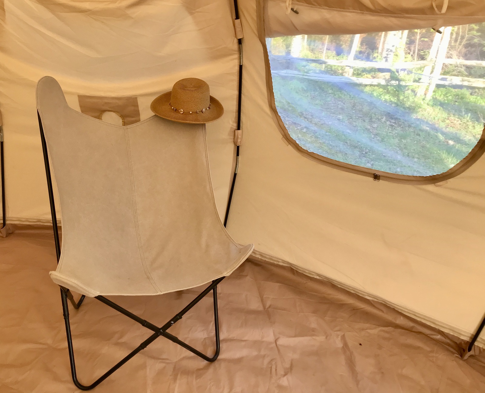 Review: UNIQ Hotel, Glamping at its best in Quebec - -f--da-f----e--f-b-ba-d--b-c----ef-d-------a