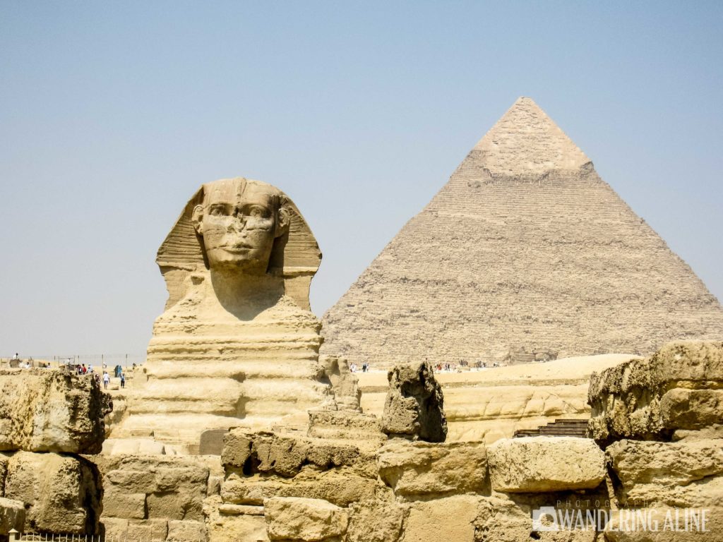 Sphinx et Pyramide