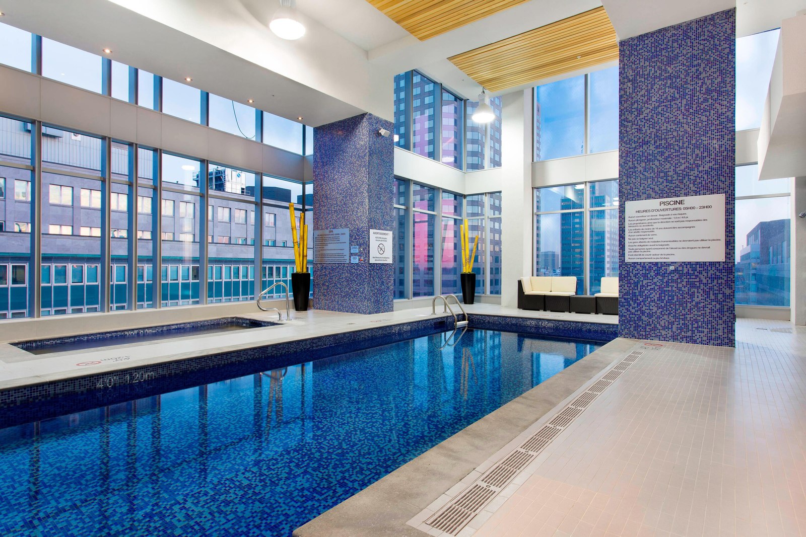 Canada: Marriott Bonvoy's Best Hotel Pools in Quebec - Courtyard Piscine Montreal