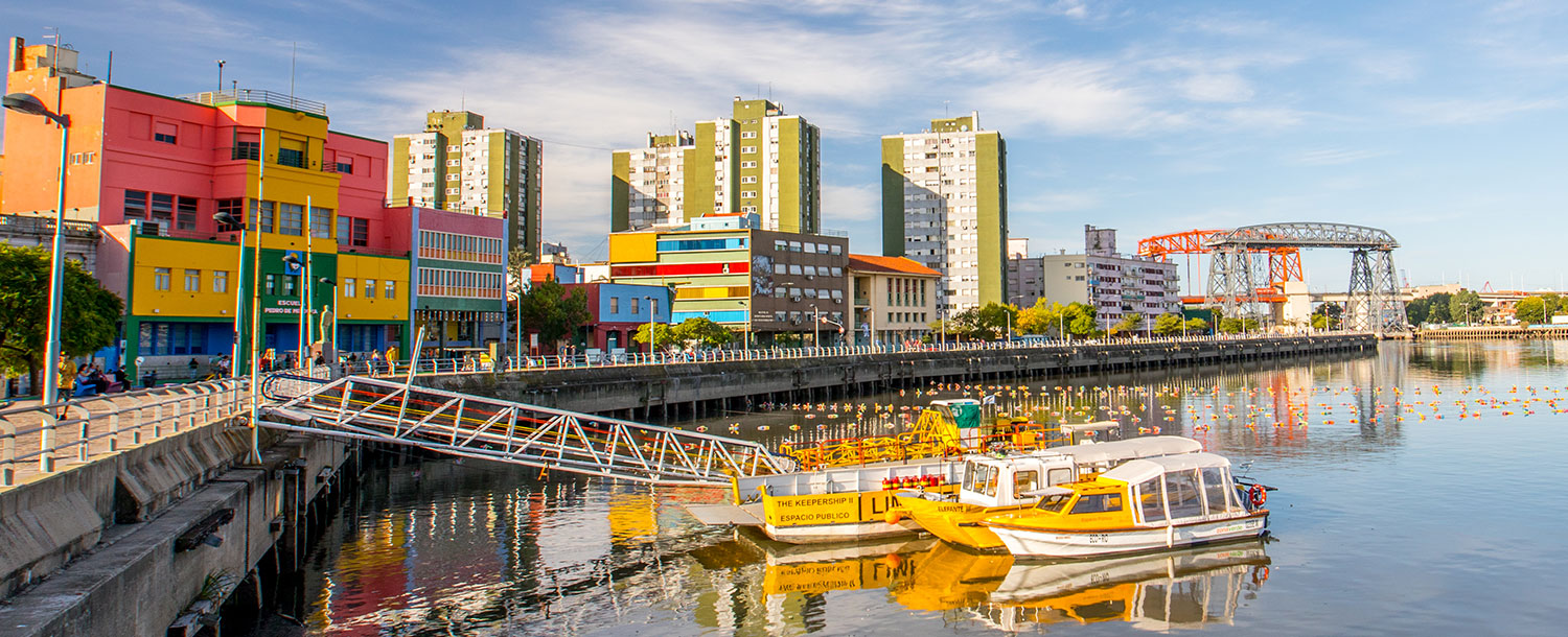 Travel Guide to Buenos Aires, Argentina - La Boca et pont métallique- Crédit office du tourisme Bueno Aires
