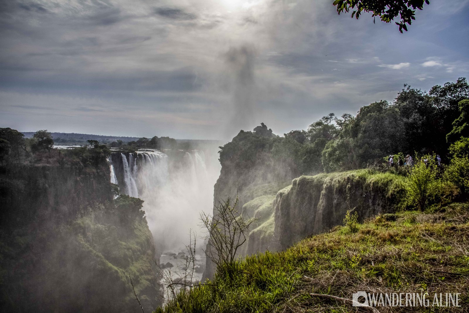 Victoria Falls: Travel guide | Itineraries and Must-See information - rumbling