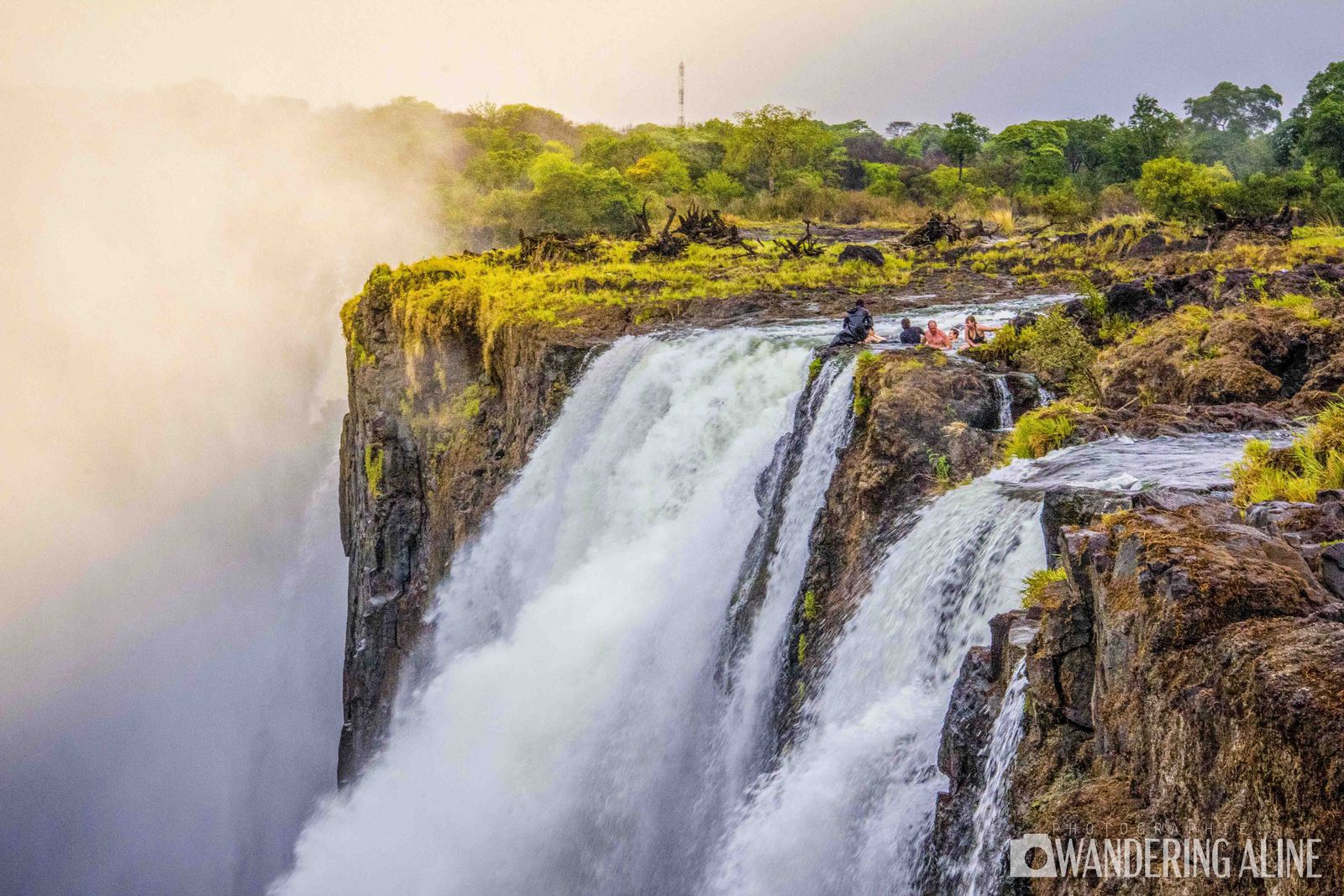 Victoria Falls: Travel guide | Itineraries and Must-See information - Devils Pool