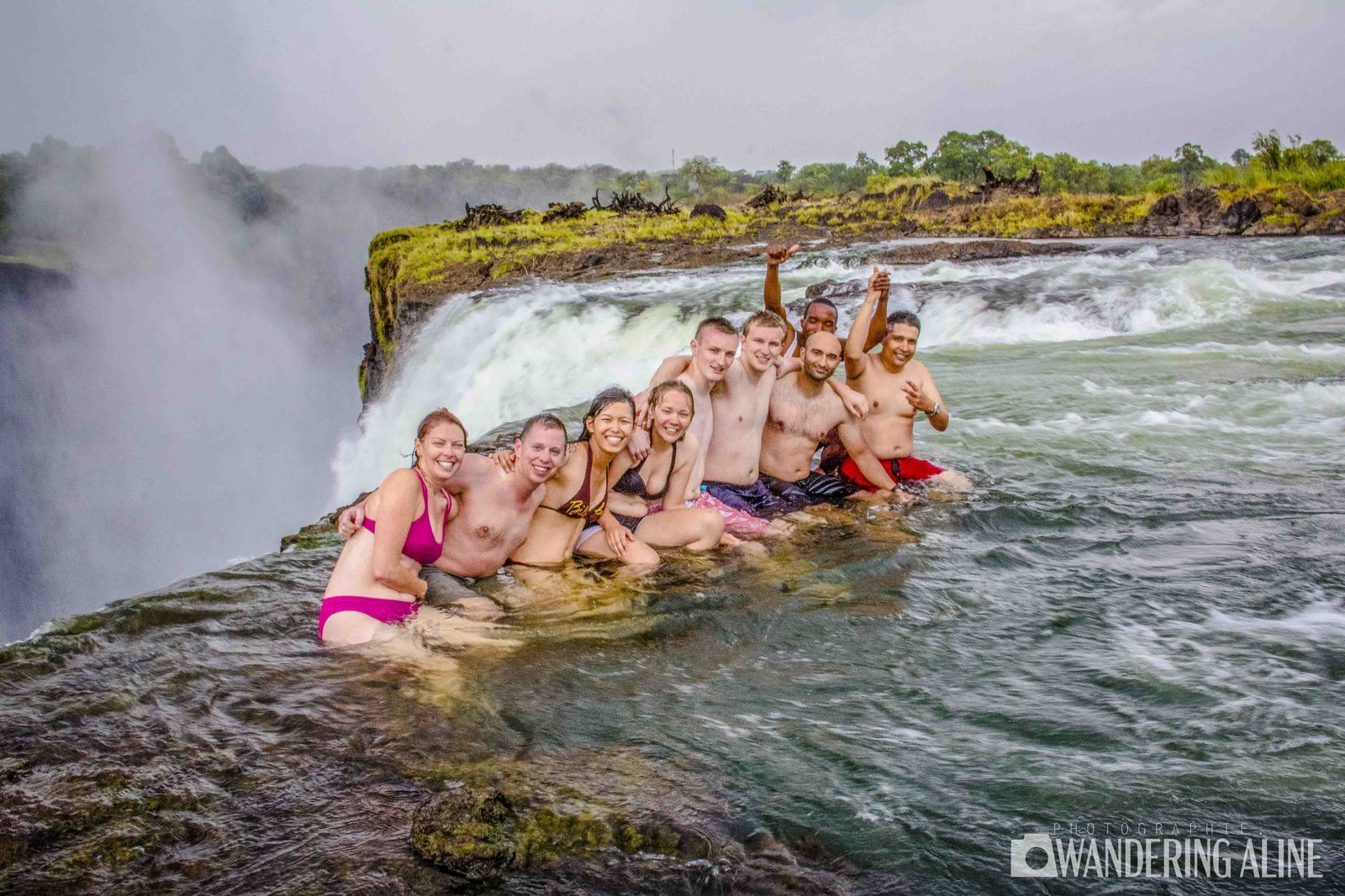 Victoria Falls: Travel guide | Itineraries and Must-See information - on the edge of the pool