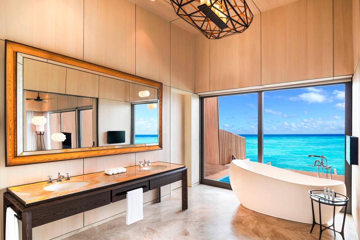 Review: The St. Regis Maldives Vommuli Resort | Marriott Bonvoy - mlexr overwater villa hor clsc