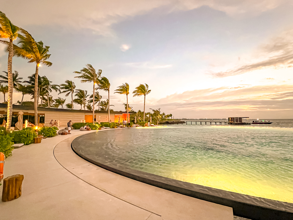 The Ritz-Carlton Maldives , Fari Islands Resort 12