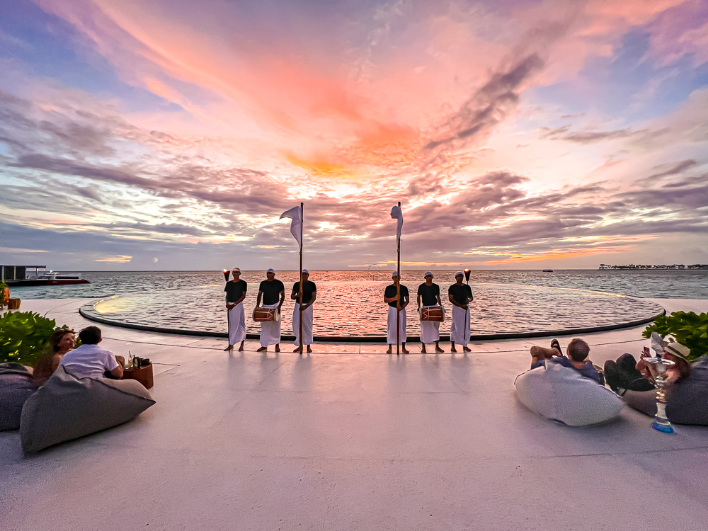 The Ritz-Carlton Maldives, Fari Islands – Restaurant Eau Bar 3