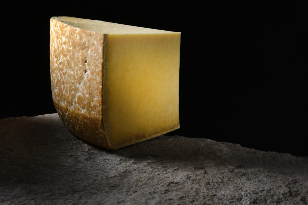 Sales (15), fromage AOP. Crédit J. Damase/Auvergne-Rhône-Alpes Tourisme