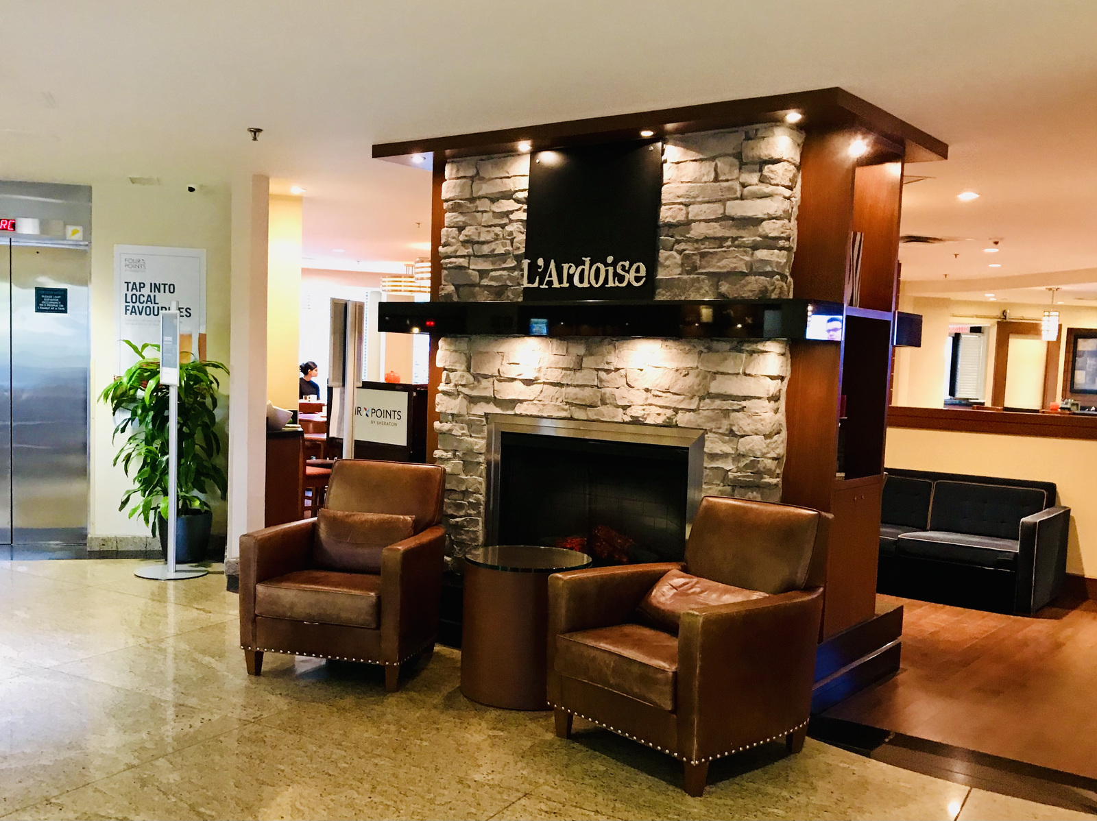 Avis&nbsp;: Four Points by Sheraton Hotel & Conférence Centre Gatineau-Ottawa | Marriott Bonvoy - Restaurant de lhotel Four Points Sheragton Gatineau