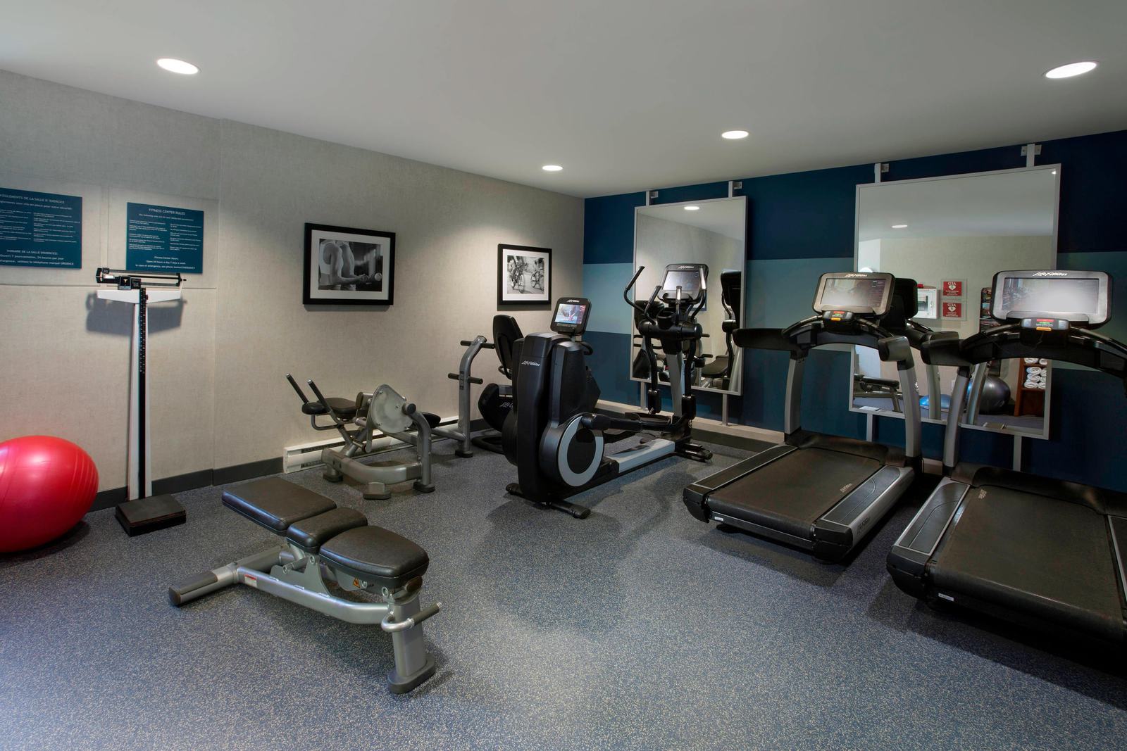 Avis&nbsp;: Four Points by Sheraton Hotel & Conférence Centre Gatineau-Ottawa | Marriott Bonvoy - Salle de mise en forme