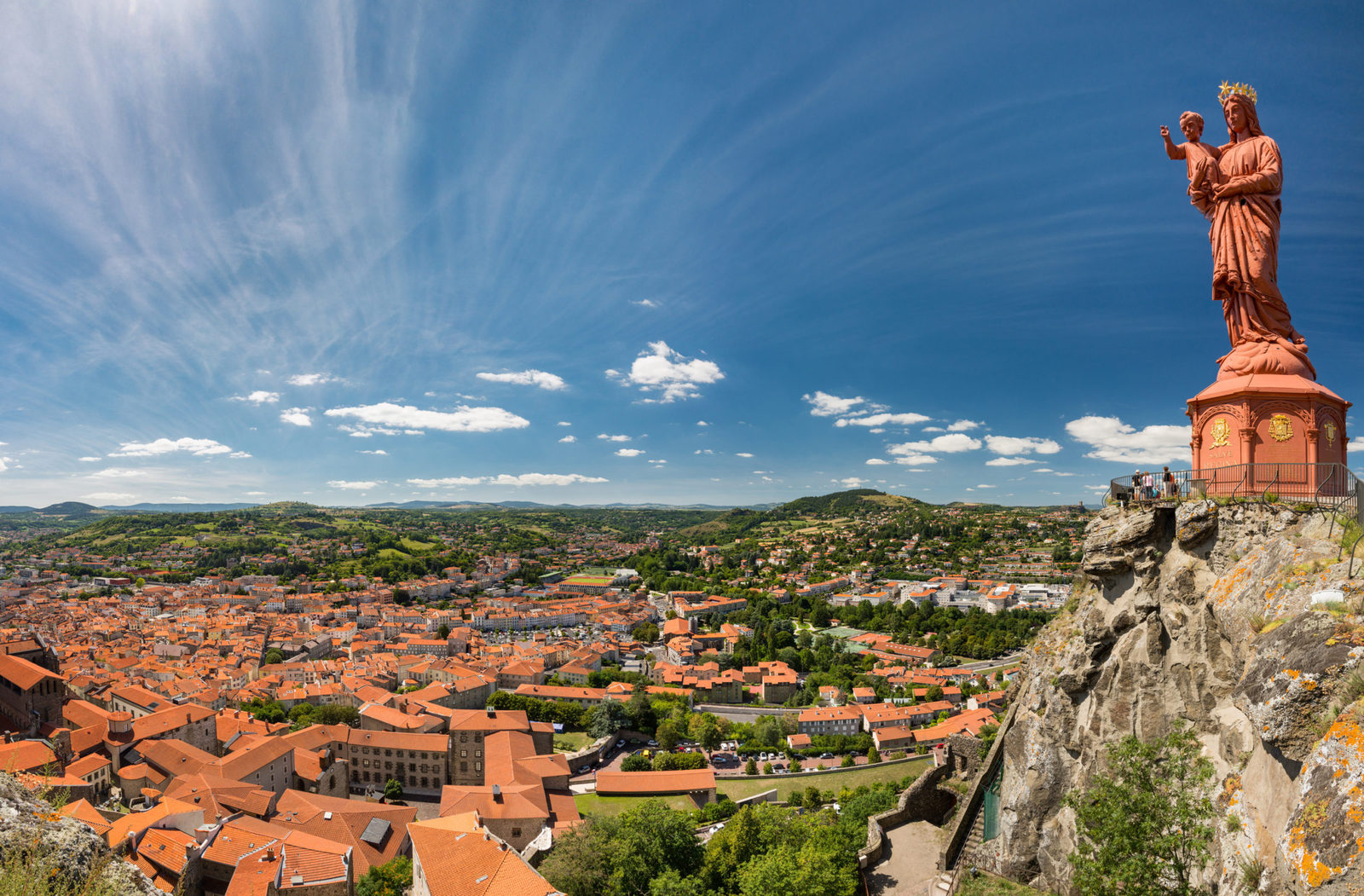 France&nbsp;: Travel guide Auvergne | Itineraries and Highlights - statue de Notre-Dame de France