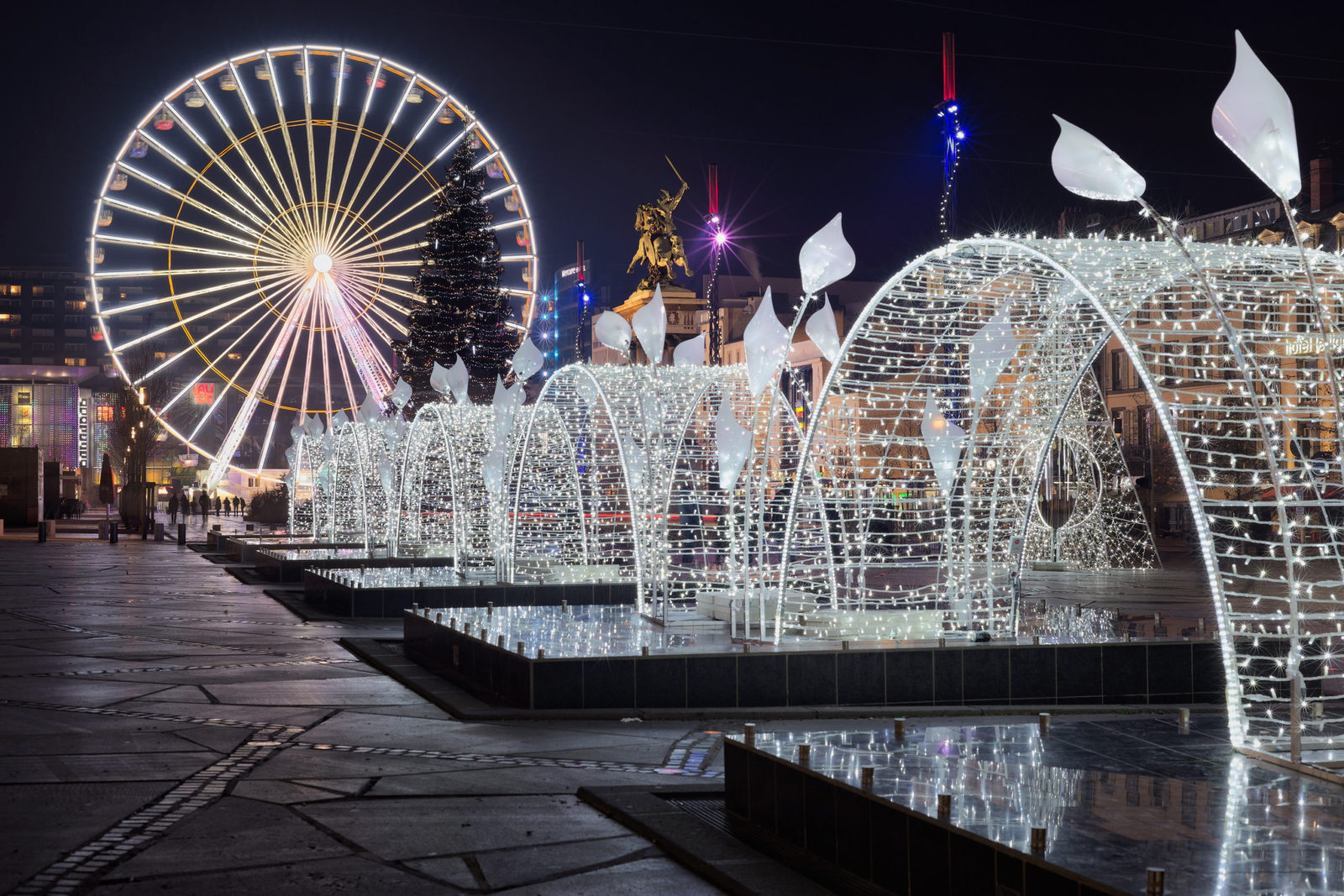 France&nbsp;: Travel guide Auvergne | Itineraries and Highlights - place de Jaude