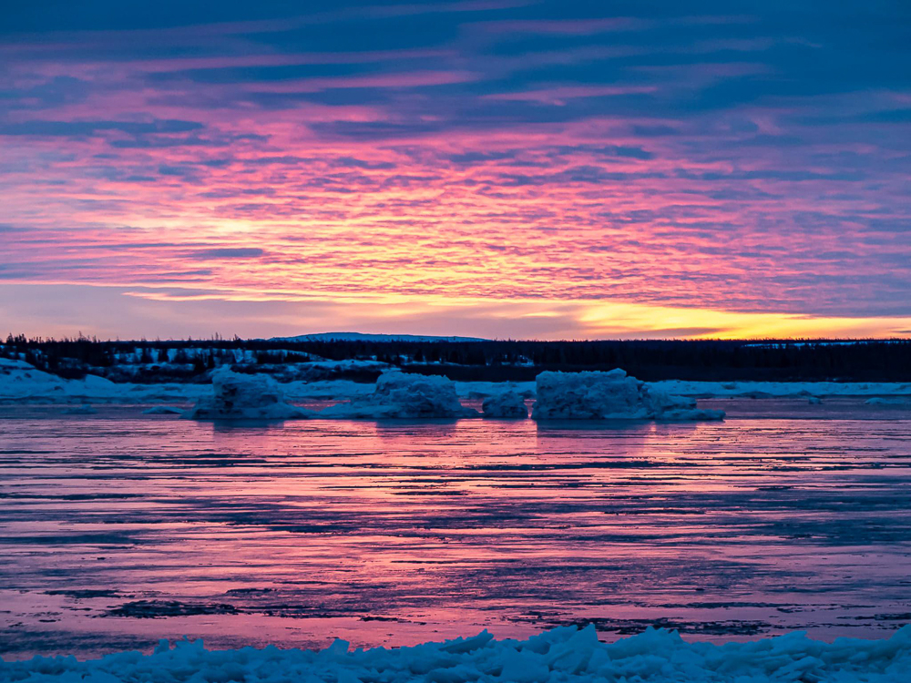 Un superbe coucher de soleil à Kuujjuaq -Crédit Photo Maxence Chavanne