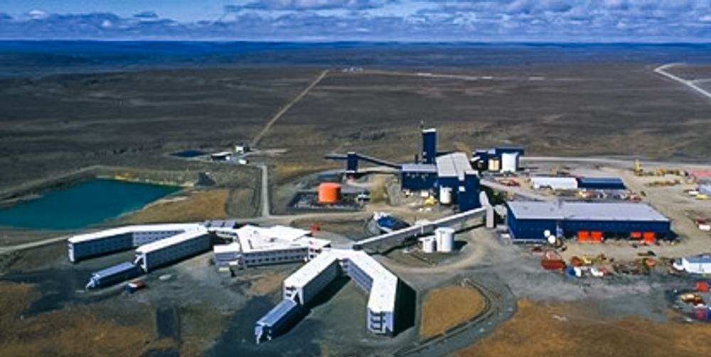 La mine Raglan qui traite des filons de cuivre et de nickel située à 100km au sud de Salluit - Crédit Photo Nunatsiaq News