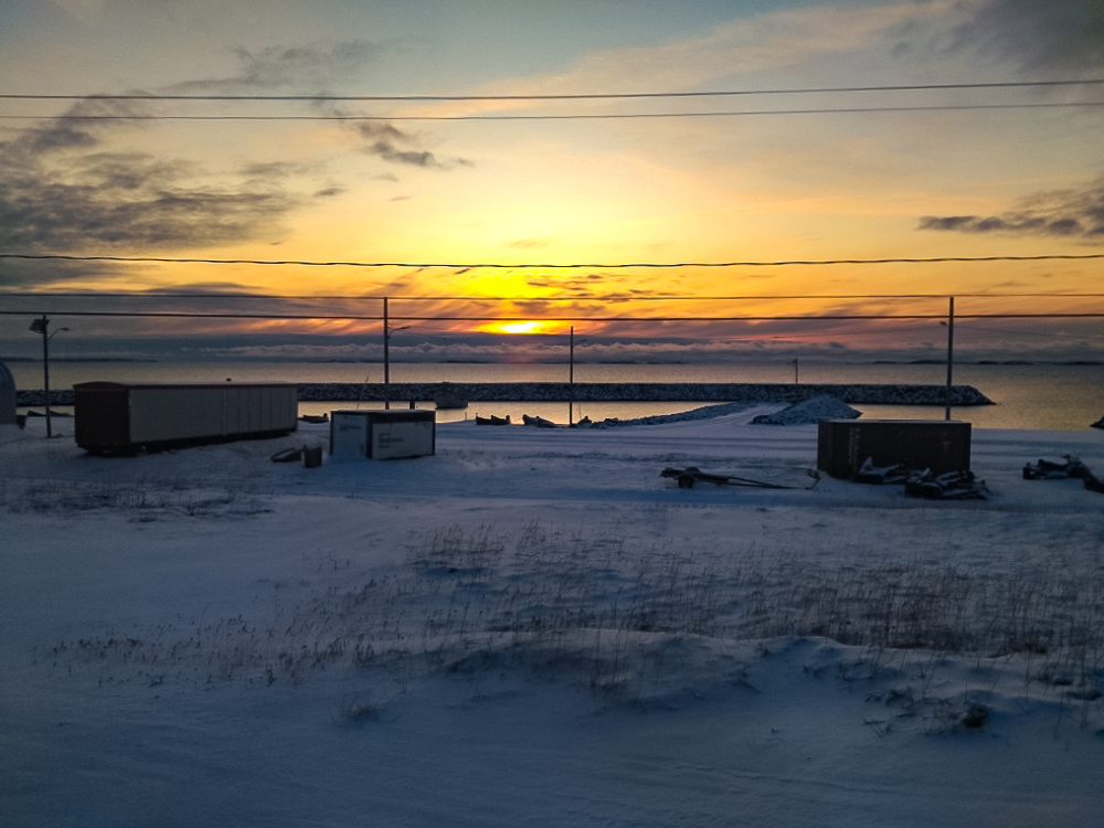 Coucher de soleil fugace à la marina d'Umiujaq - Crédit Photo Gabriel Lacoste-Piotte