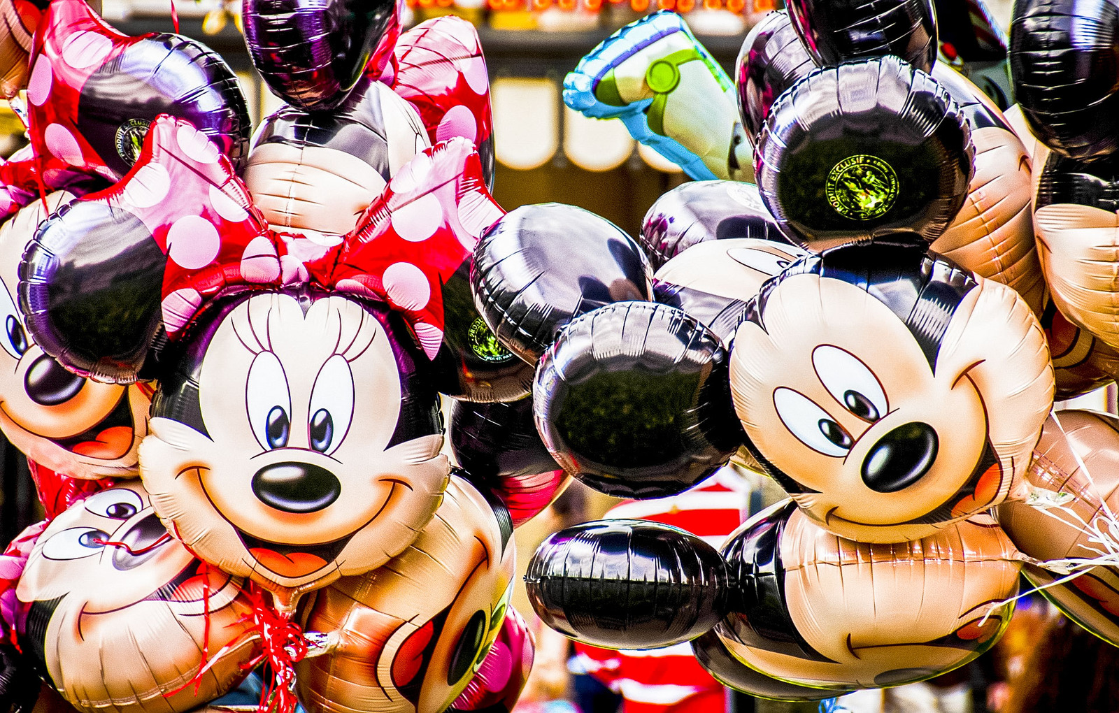 Disney World: Ultimate Guide to Saving with Points - Disney-680246_1920
