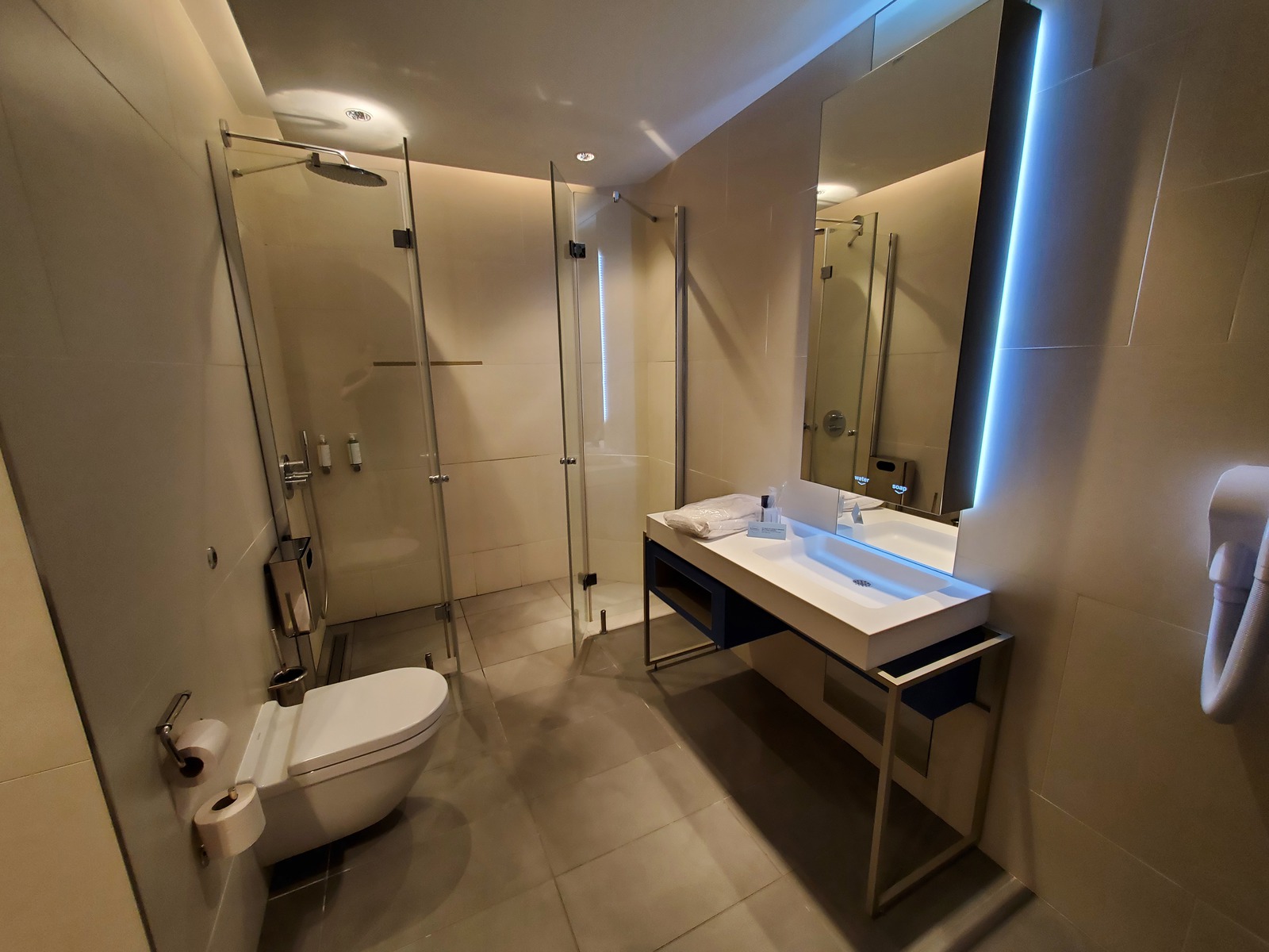 Avis&nbsp;: Salon Air France - Paris Charles De Gaulle Terminal 2E Hall L - 20211103_150552