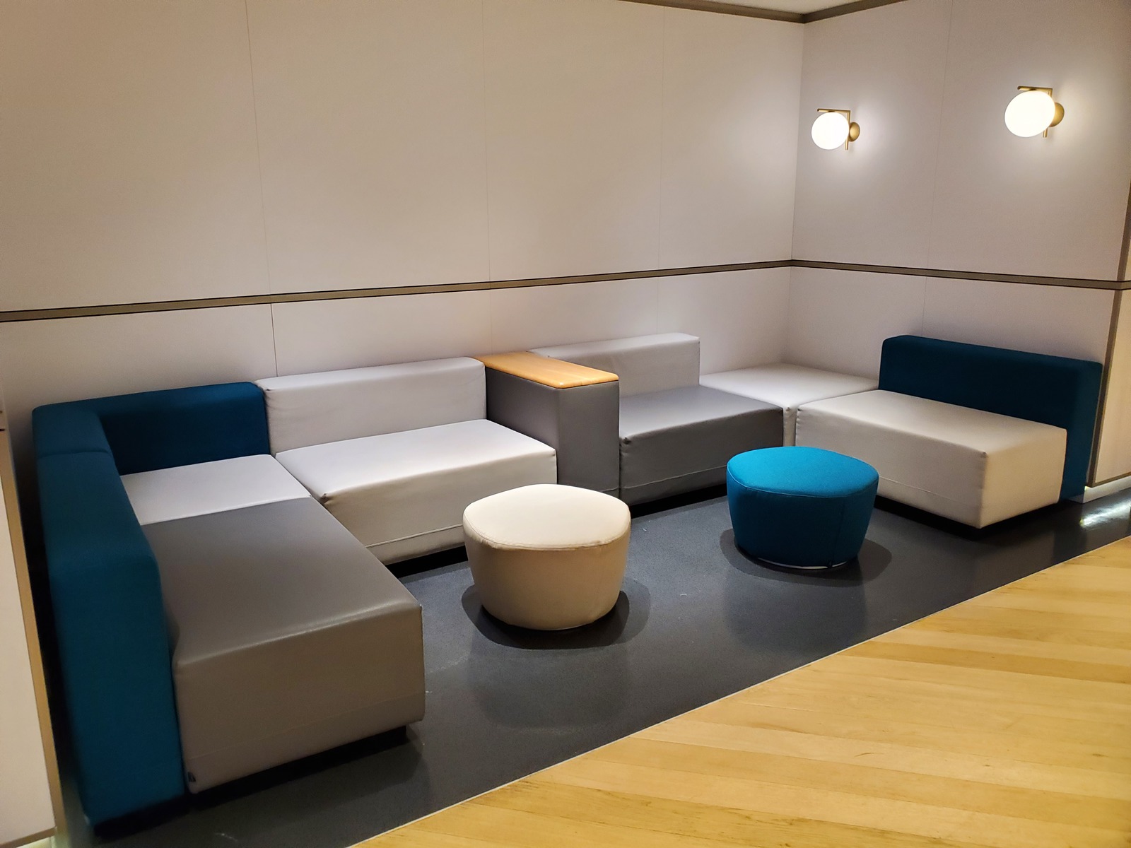 Avis&nbsp;: Salon Air France - Paris Charles De Gaulle Terminal 2E Hall L - 20211103_154401