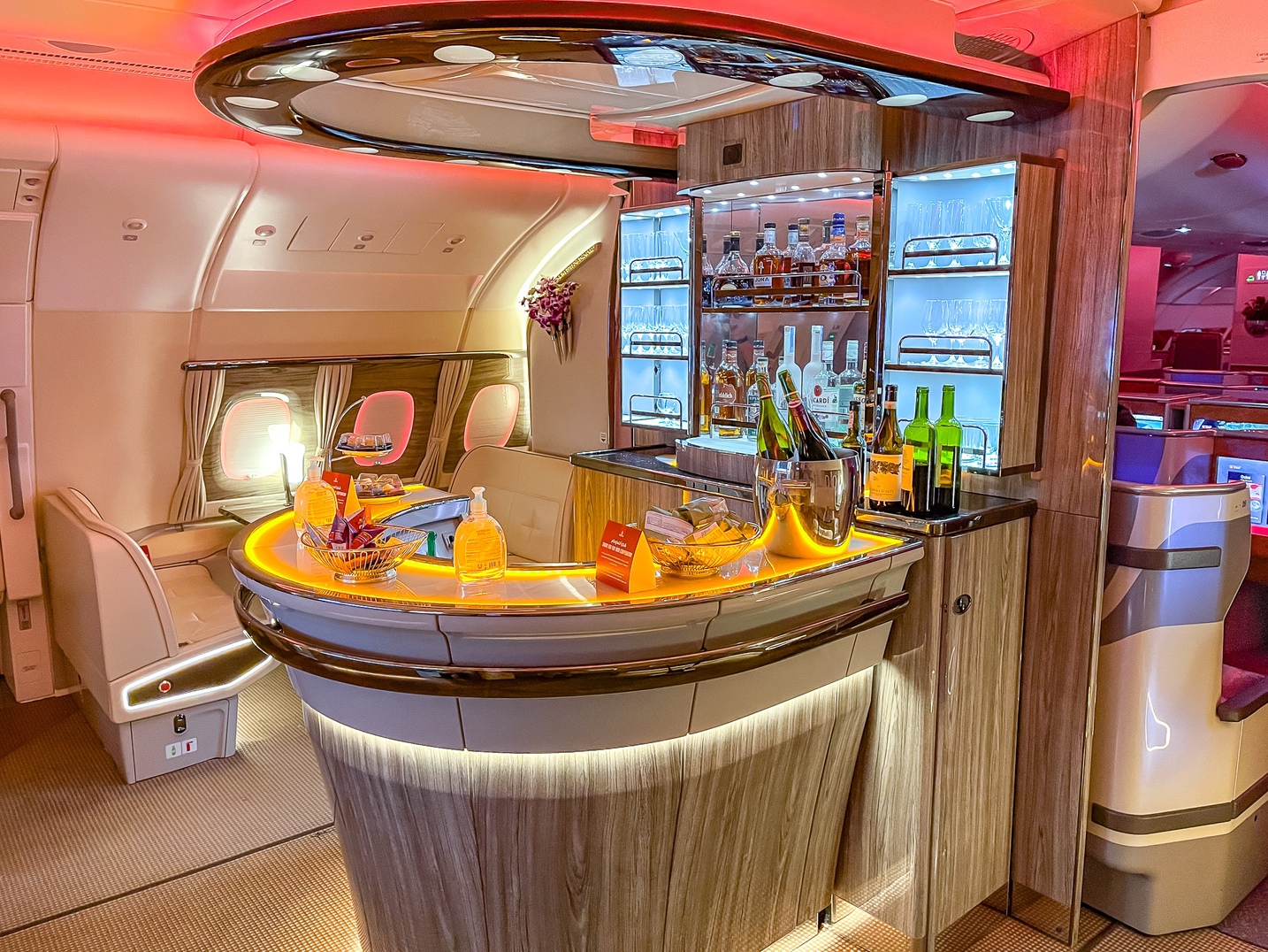 Istanbul, Riyadh, Doha&nbsp;: Histoire, Musique électronique et Coupe du Monde de Football - CDG DXB Emirates J JM