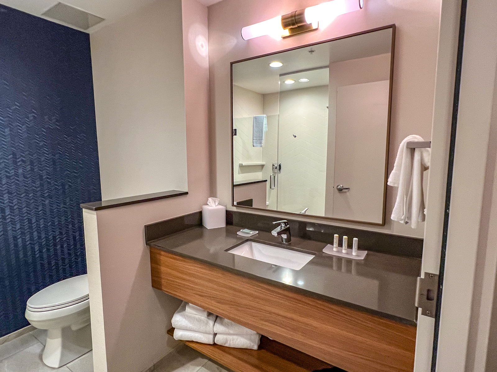 Review: Fairfield Inn & Suites Orlando at Flamingo Crossings Town Center | Marriott Bonvoy - Fairfield Inn & Suites Orlando at FLAMINGO CROSSINGS<sup>&reg;</sup> Town Center-18