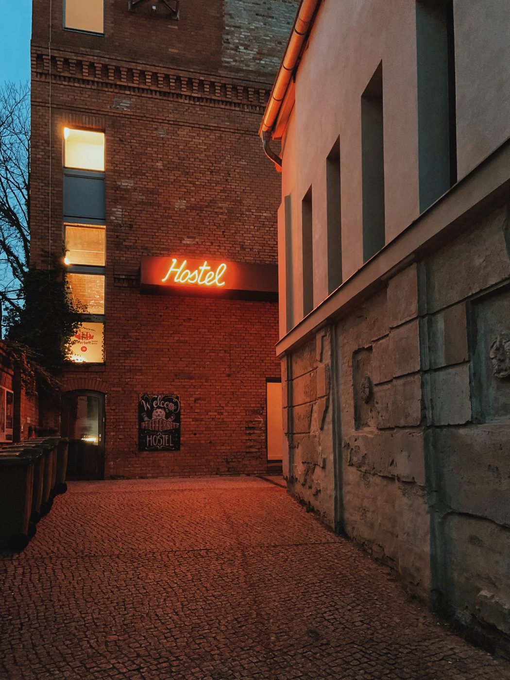 Guide to staying in youth hostels - shobhit-sharma-8TrcnRMap90-unsplash
