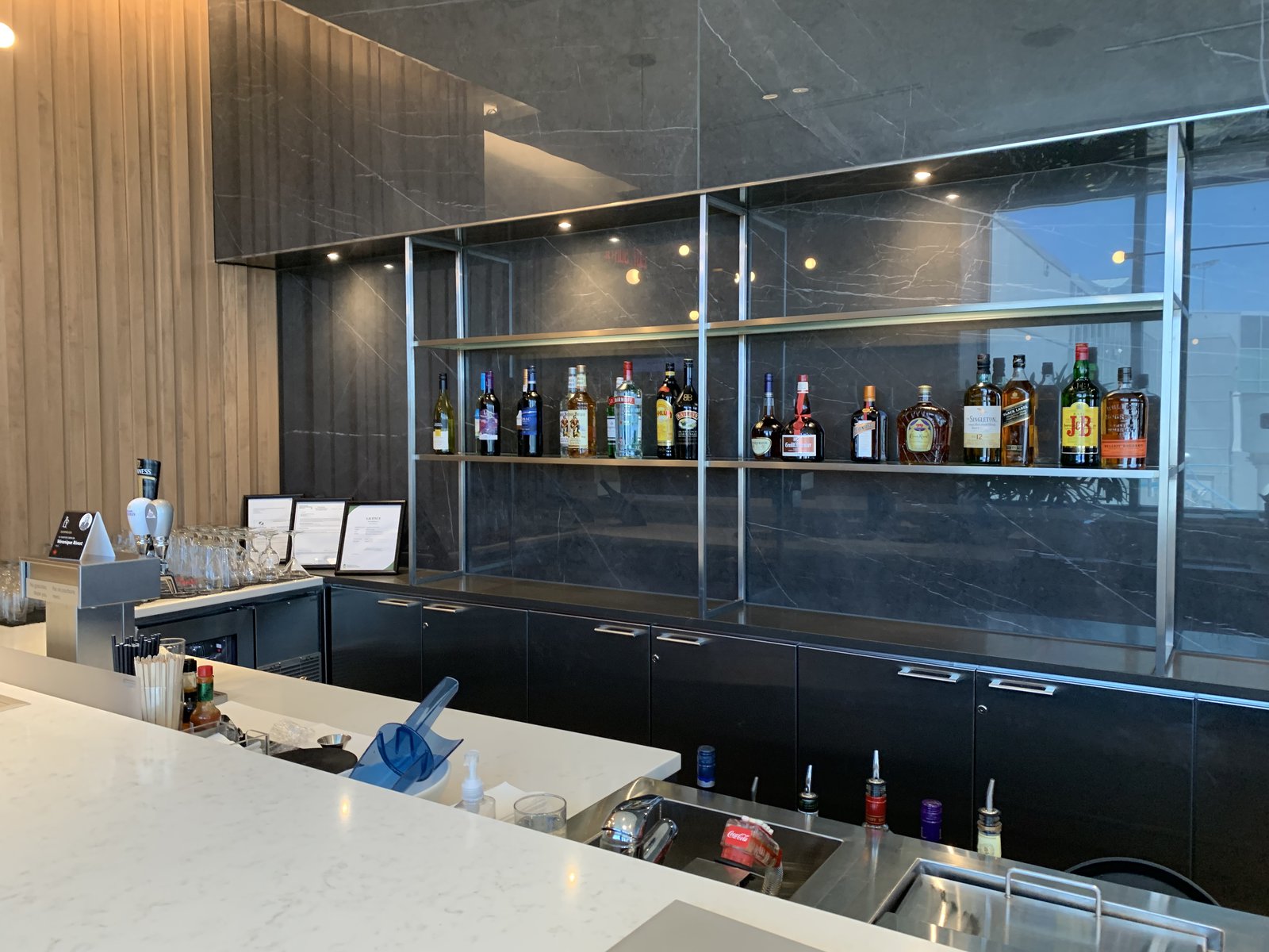 Avis : Salon Feuille d’érable d’Air Canada à Saskatoon - Salon Feuille Érable Saskatoon Bar
