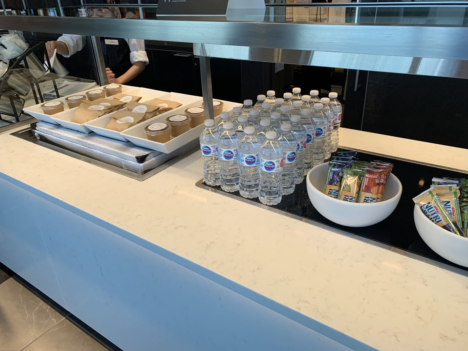 Avis : Salon Feuille d’érable d’Air Canada à Saskatoon - Salon Feuille Érable Saskatoon Comptoir
