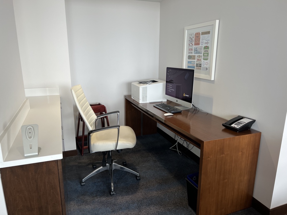 Review&nbsp;: Hotel Marriott Calgary Airport Terminal | Marriott Bonvoy - Espace bureau