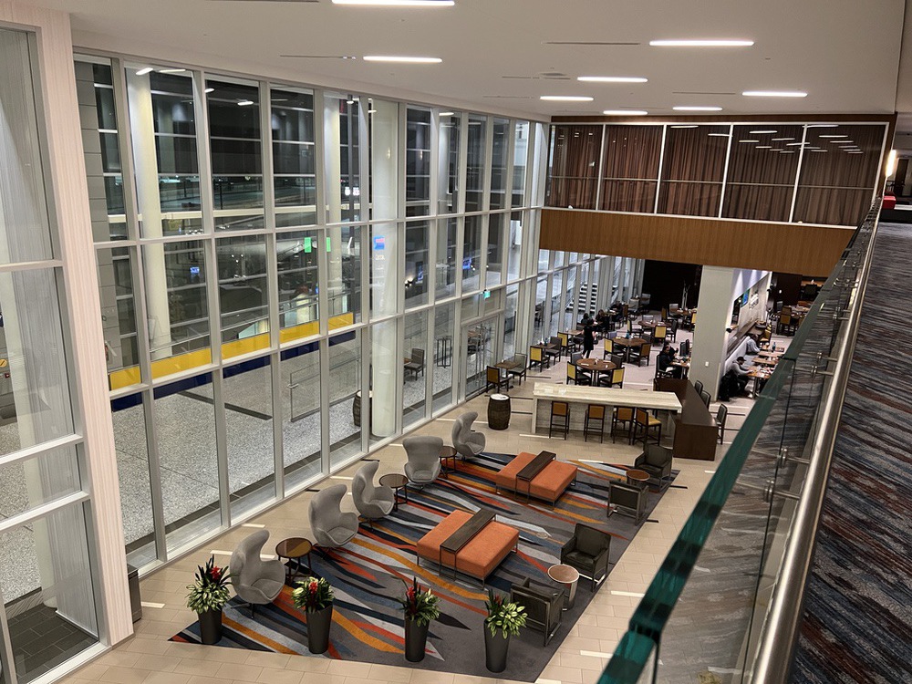 Review&nbsp;: Hotel Marriott Calgary Airport Terminal | Marriott Bonvoy - Lobby --