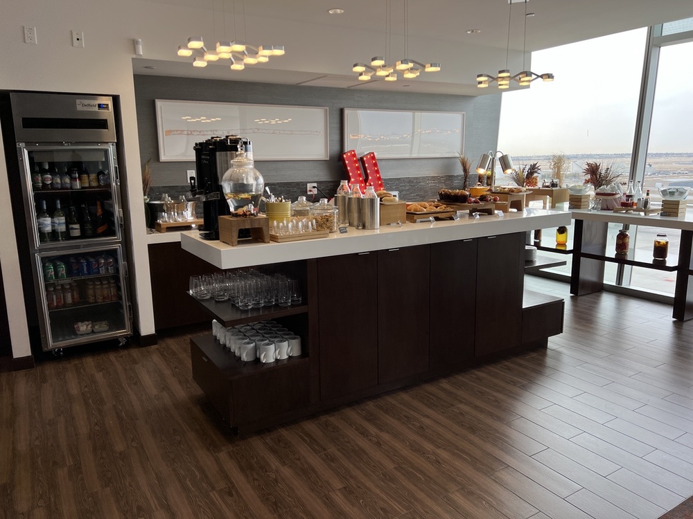 Review&nbsp;: Hotel Marriott Calgary Airport Terminal | Marriott Bonvoy - M Club Buffet --
