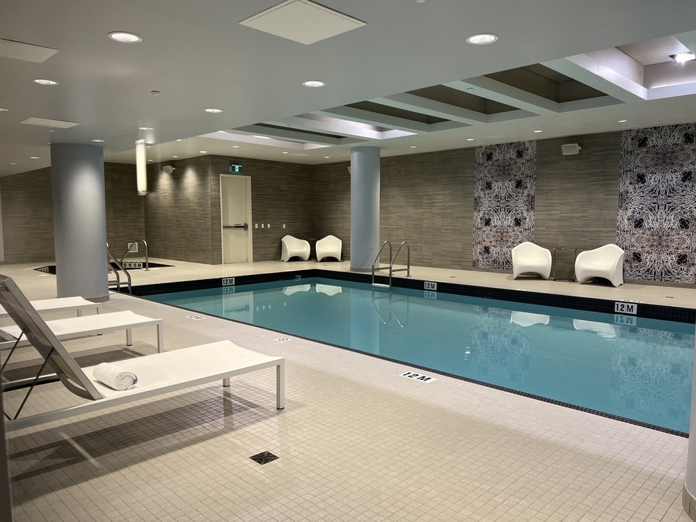 Review&nbsp;: Hotel Marriott Calgary Airport Terminal | Marriott Bonvoy - Piscine