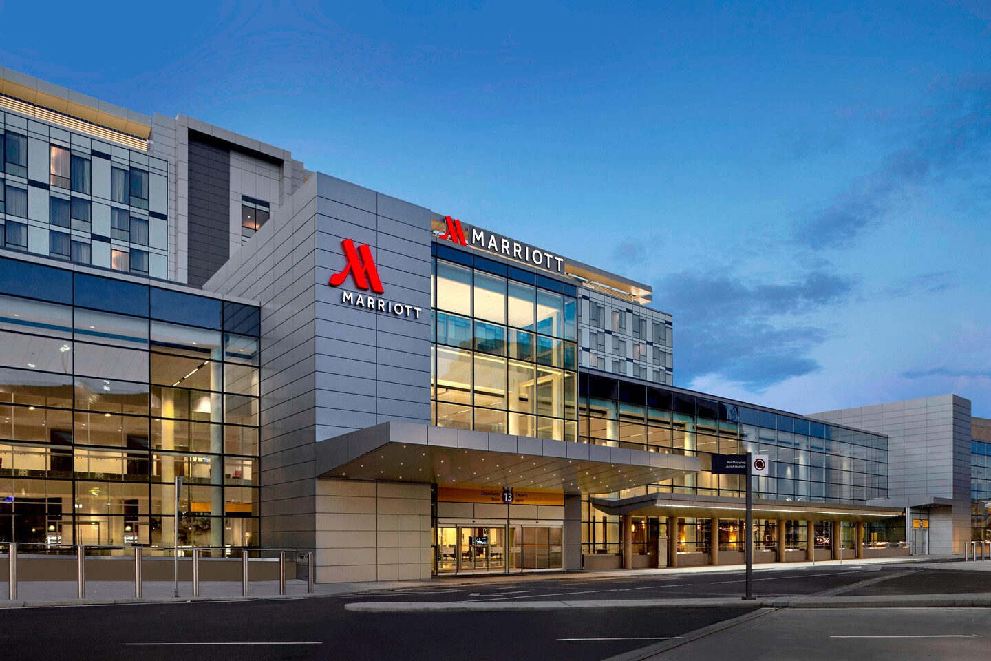Avis&nbsp;: Hôtel Marriott Terminal Aéroport de Calgary | Marriott Bonvoy - Extérieur Hôtel Marriott Calgary Crédit Marriott