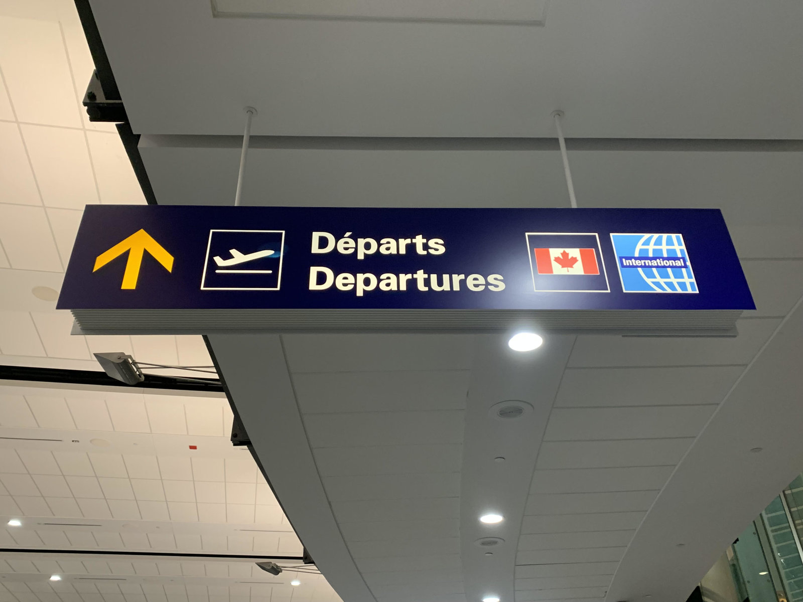 Yul Departures Canada International