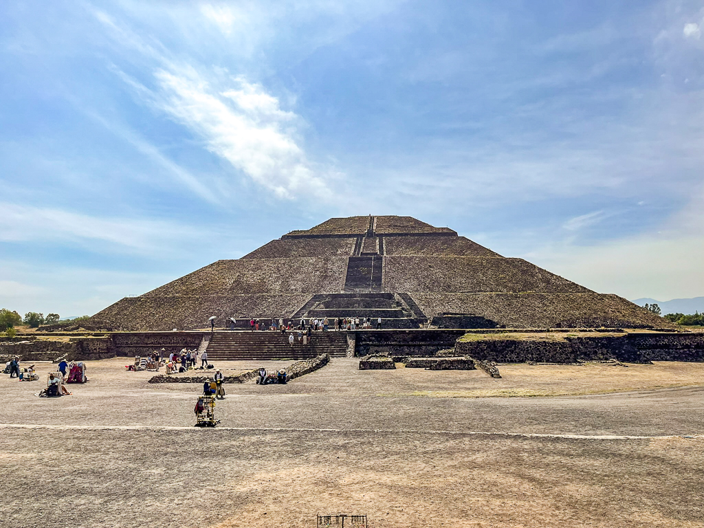 E01 – Pyramides de Teotihuacán – Pyramide du Soleil