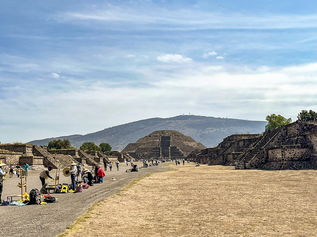 E02 Pyramides de Teotihuacán – Rue des Morts et pyramide de la Lune