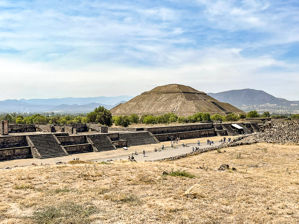 E04 Pyramides de Teotihuacán – Pyramide du Soleil
