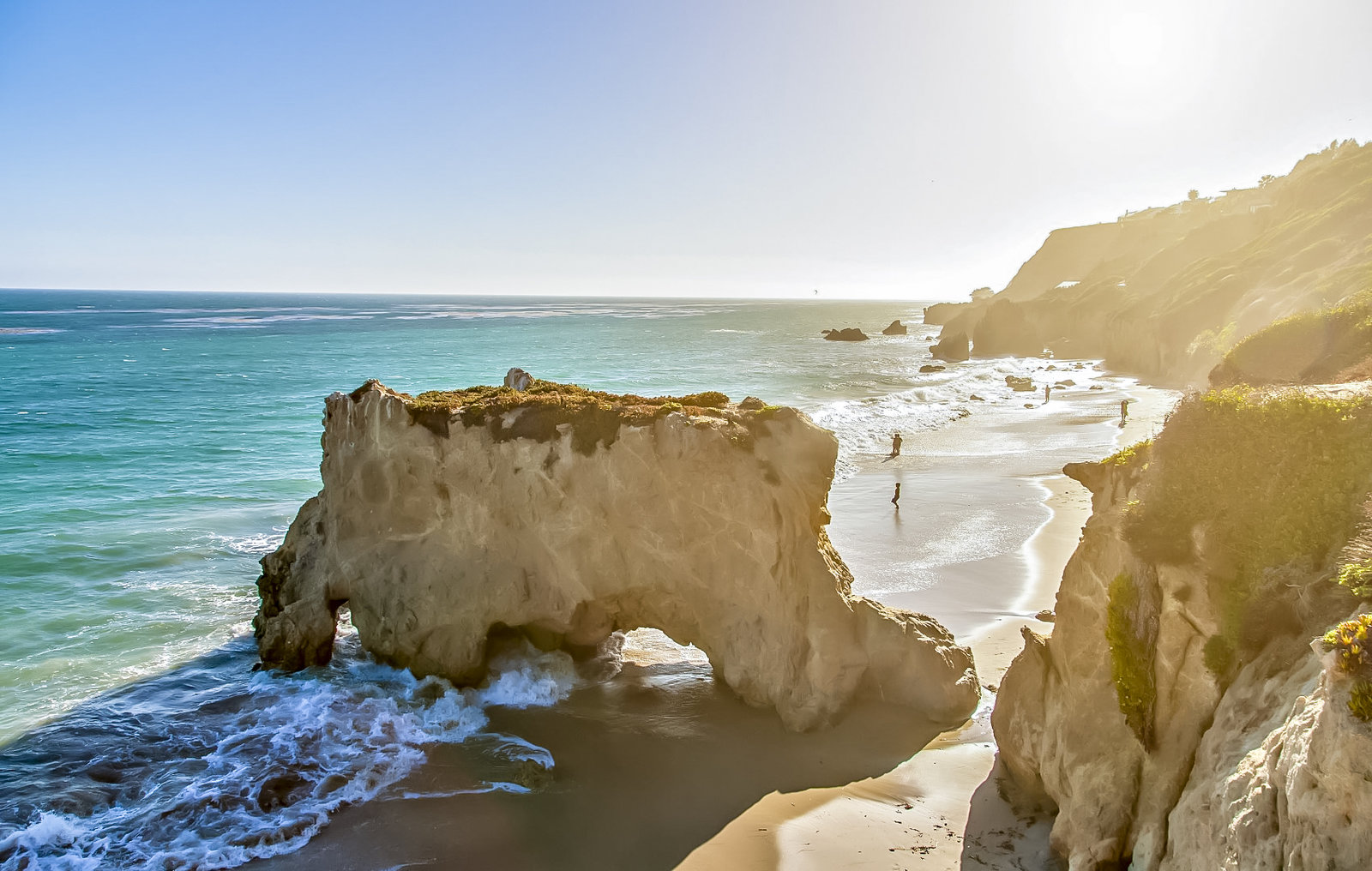 United States: 4-day Los Angeles travel guide - Beautiful and romantic El Matador State Beach in Malibu, Southern California