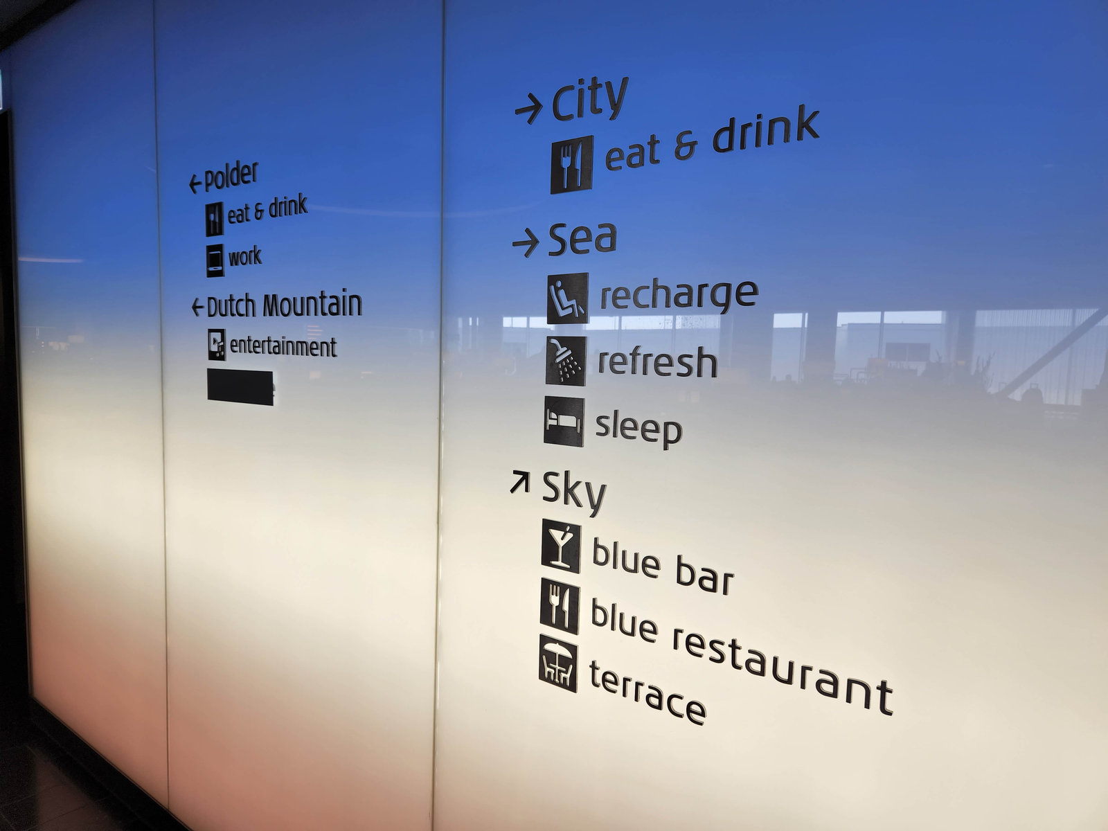 Review: KLM Amsterdam Non-Schengen Crown Lounge - Entrance -5-