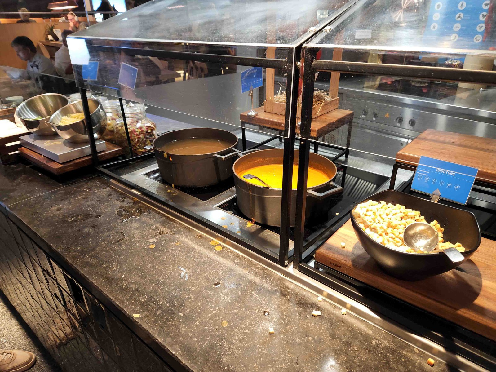 Review: KLM Amsterdam Non-Schengen Crown Lounge - Food -6-