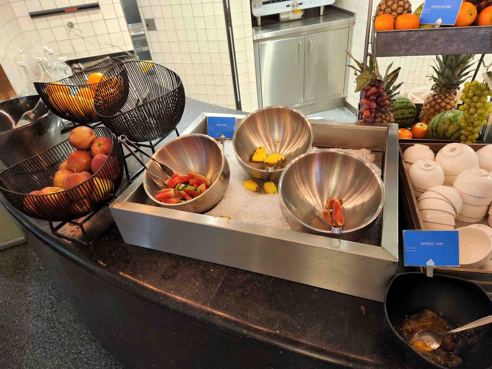 Review: KLM Amsterdam Non-Schengen Crown Lounge - Food -7-