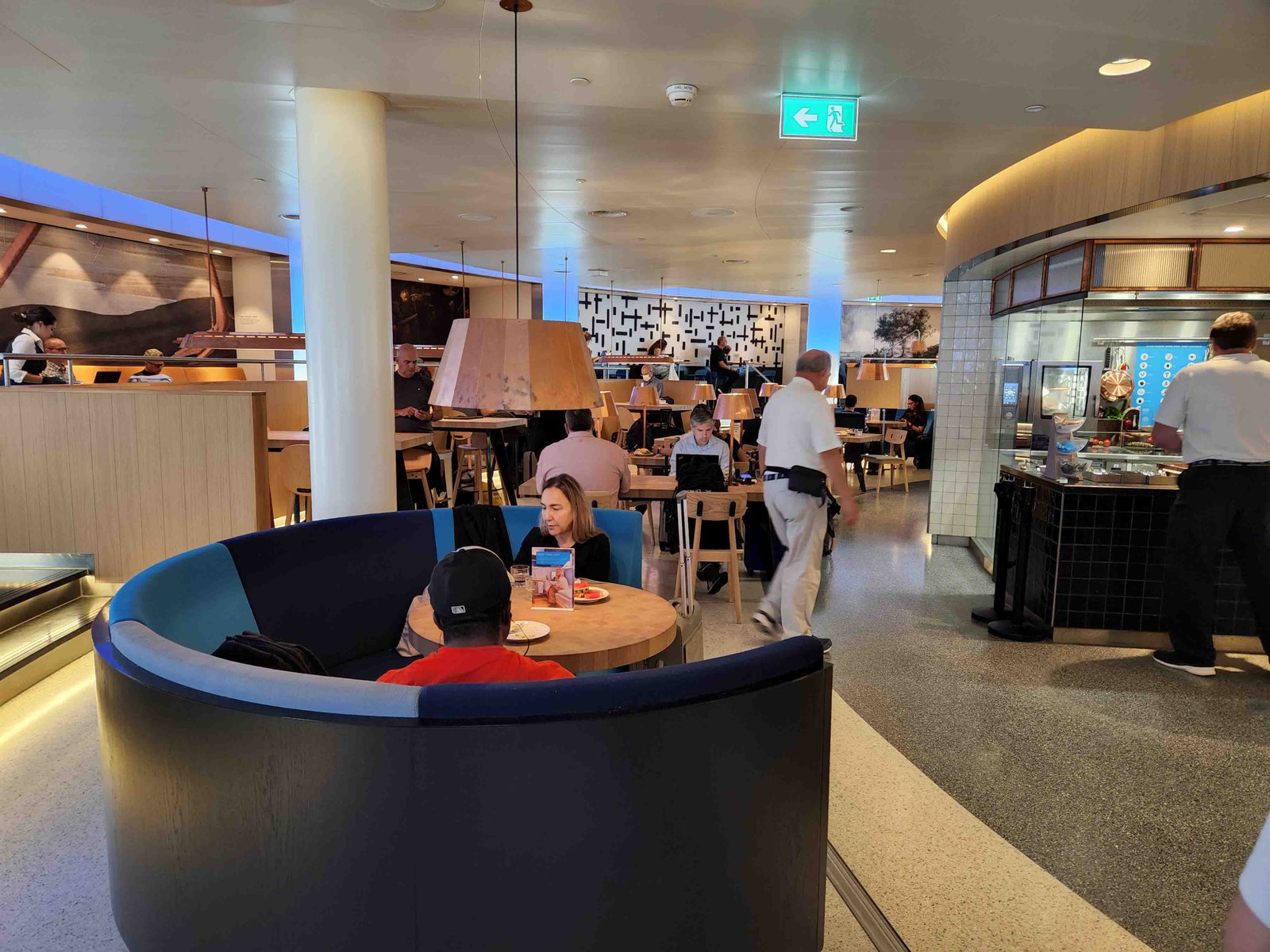 Review: KLM Amsterdam Non-Schengen Crown Lounge - Main Floor -2b