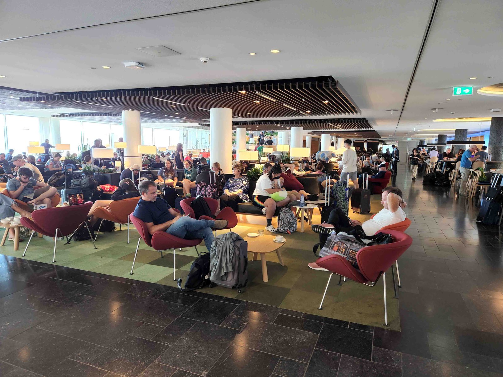Review: KLM Amsterdam Non-Schengen Crown Lounge - Main Floor -3-